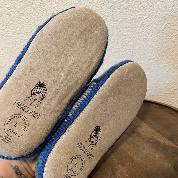 Handcrafted Blue and Green Wool Slippers - Picture 4 of 9